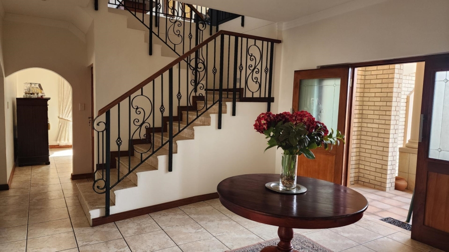 6 Bedroom Property for Sale in Hartenbos Heuwels Western Cape